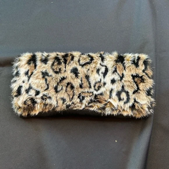 💜Juicy Couture Faux Fur Leopard Clutch 2 for $20! - Picture 5 of 12